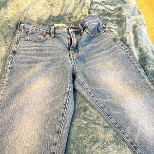 Madewell the perfect vintage crop jeans. Size 28.